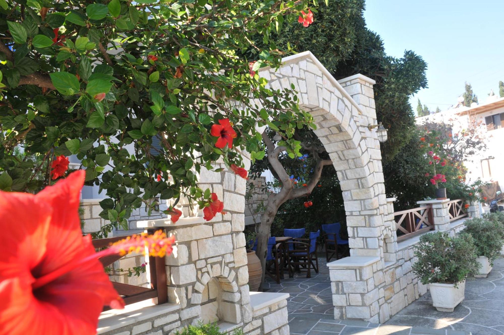 Anna Platanou Hotel Parikia  Exterior photo